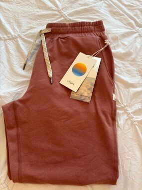 NEW WITH TAGS Vuori Women’s Coral Sweatpants with Drawstring